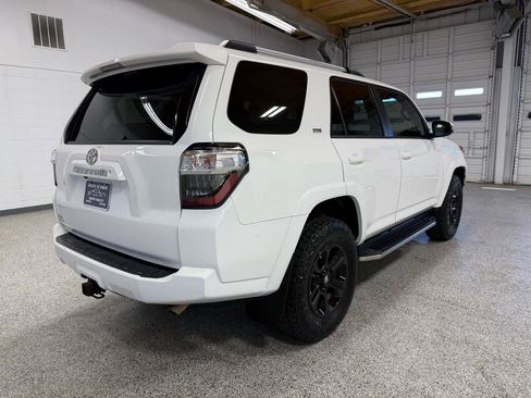Used 2019 Toyota 4Runner SR5 Premium image 6