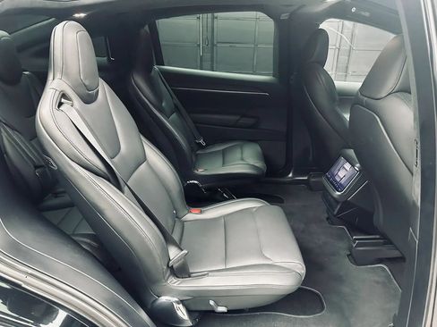 Used 2024 Tesla Model X AWD/4WD image 19