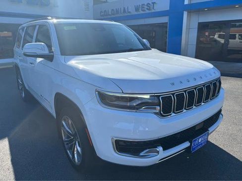 Used 2022 Jeep Wagoneer Series III w/ Premium Group I image 14