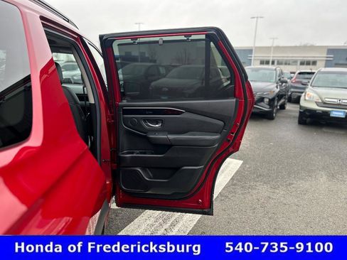 Certified 2025 Honda Pilot Touring image 27