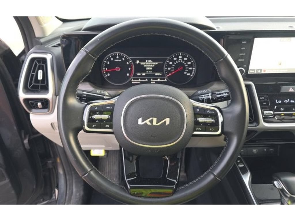 Used 2023 Kia Sorento S w/ Panoramic Sunroof Package AWD/4WD image 7