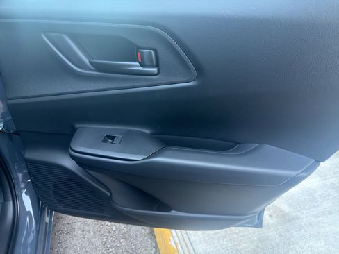 New 2026 Toyota Prius Plug-In Hybrid FWD image 21