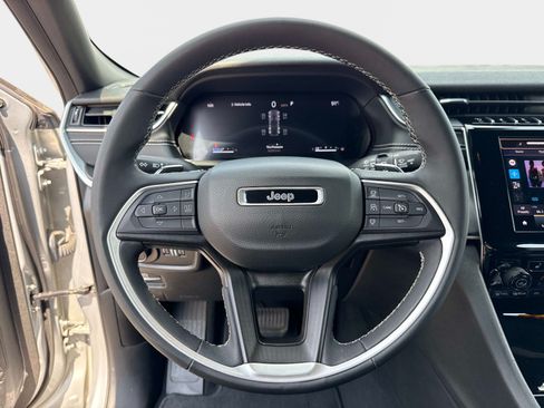 Certified 2023 Jeep Grand Cherokee Altitude AWD/4WD image 28
