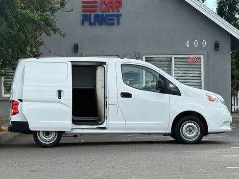 Used 2020 Nissan NV200 S image 5