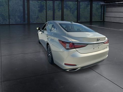 Used 2025 Lexus ES 350 w/ Premium Package FWD image 7