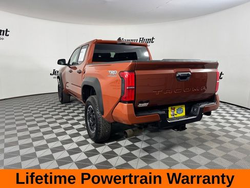 Used 2025 Toyota Tacoma TRD Off-Road image 9