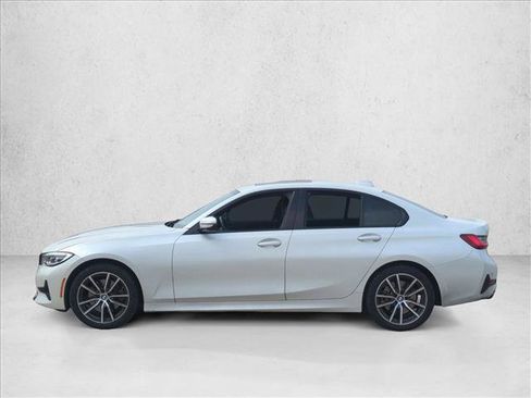 Used 2022 BMW 330i Sedan w/ Driving Assistance Package image 9