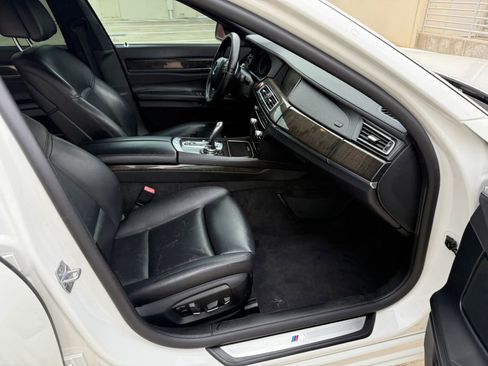 Used 2014 BMW 750Li image 18