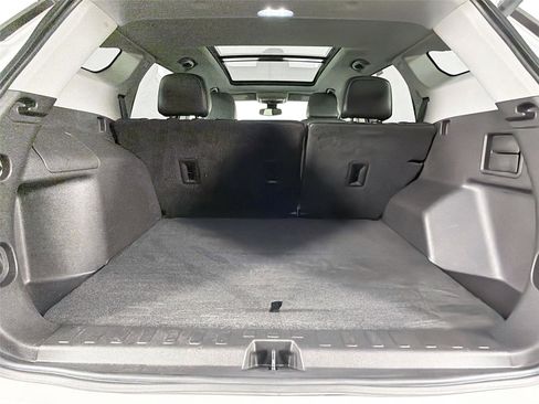 Used 2022 GMC Terrain SLT w/ Tech Package AWD/4WD image 24