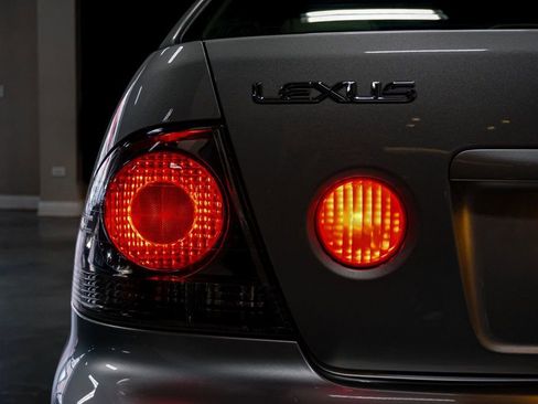 Used 2002 Lexus IS 300 image 83