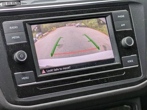 Used 2020 Volkswagen Tiguan S FWD image 12