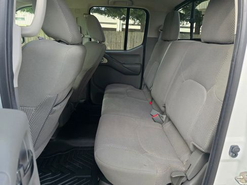 Used 2017 Nissan Frontier SV image 21