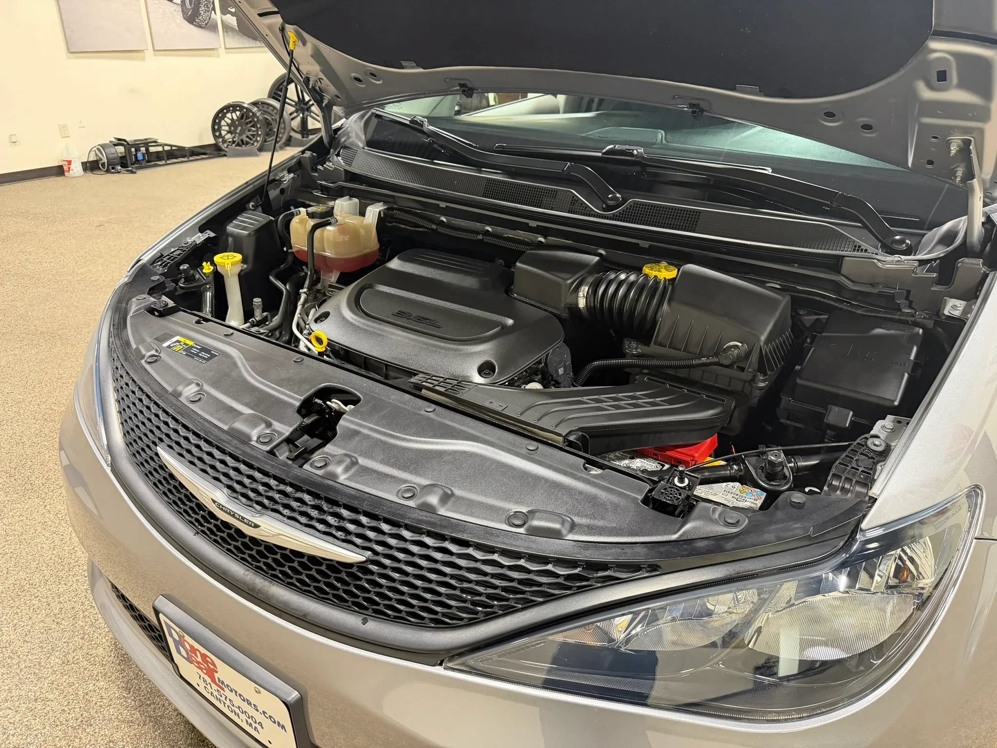 Used 2021 Chrysler Voyager L FWD image 54