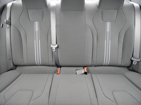 Certified 2025 Hyundai Elantra SEL image 13