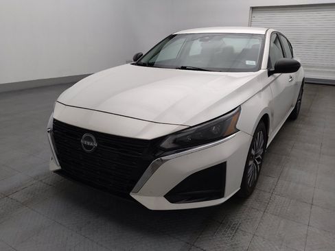 Used 2024 Nissan Altima 2.5 SV FWD image 15