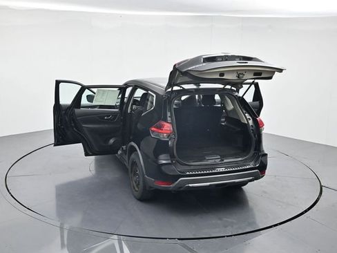 Used 2018 Nissan Rogue S image 44