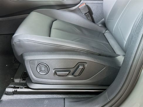 New 2025 Audi Q3 2.0T Premium image 19