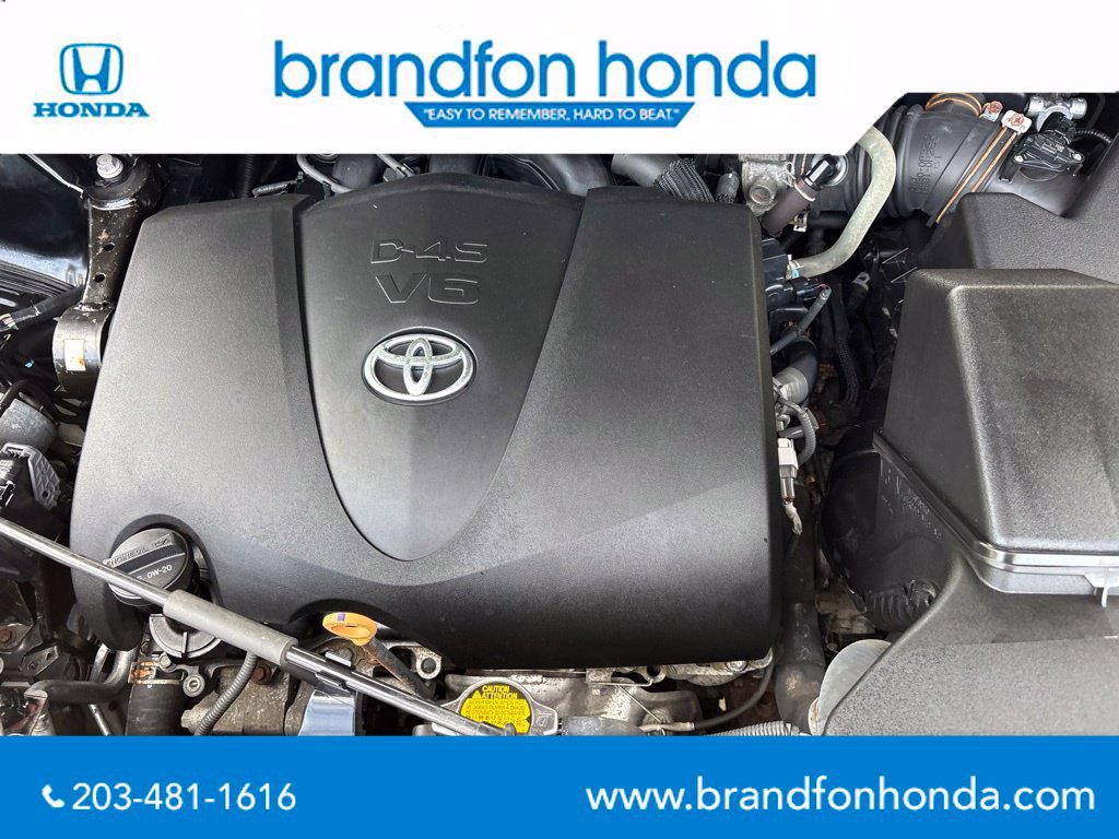 Used 2017 Toyota Highlander Plus AWD/4WD image 35