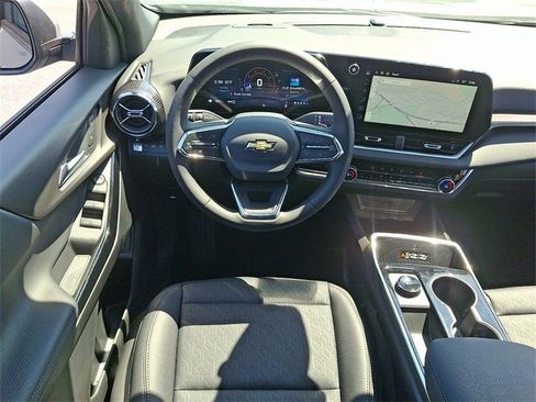 New 2026 Chevrolet Equinox LT w/ Convenience Package II image 8