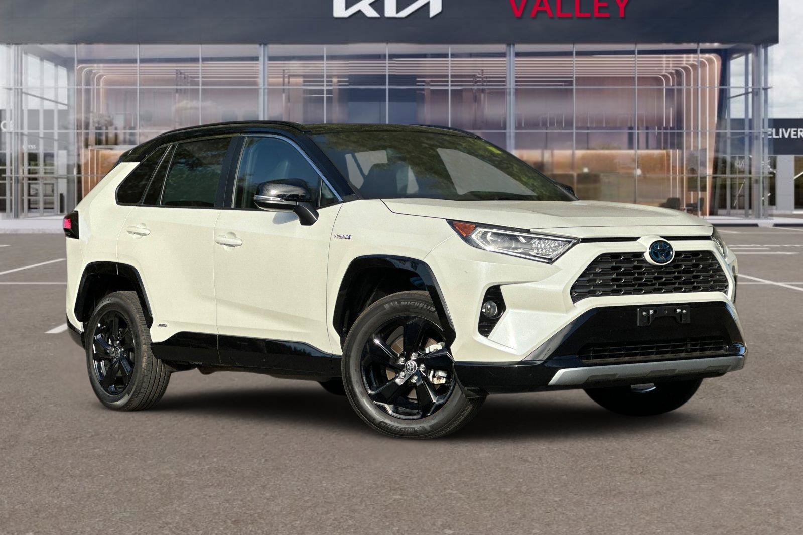 Used 2021 Toyota RAV4 XSE w/ XSE Grade Weather Package AWD/4WD image 2