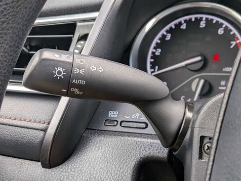 Used 2018 Toyota Camry LE FWD image 22