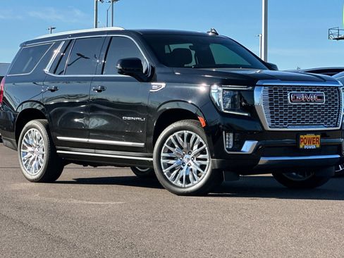 Used 2024 GMC Yukon Denali w/ Advanced Technology Package image 2