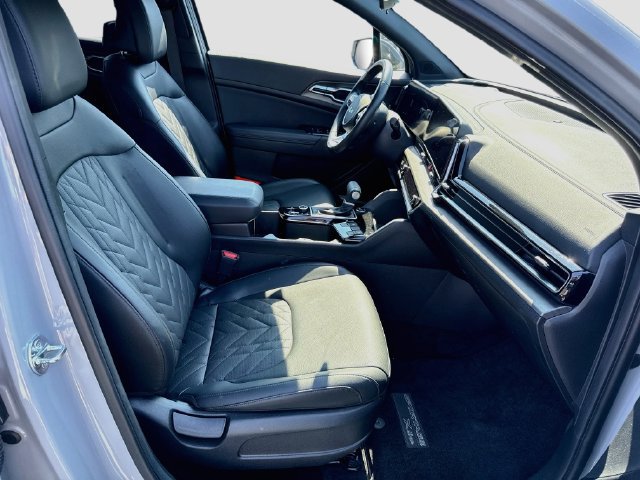 Used 2025 Kia Sportage X-Line w/ Premium Package AWD/4WD image 37