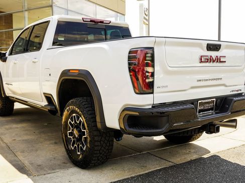 Used 2026 GMC Sierra 2500 AT4X AWD/4WD image 10