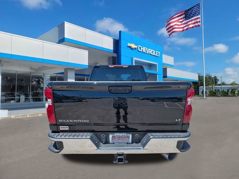 Used 2025 Chevrolet Silverado 2500 LT w/ Convenience Package AWD/4WD image 4