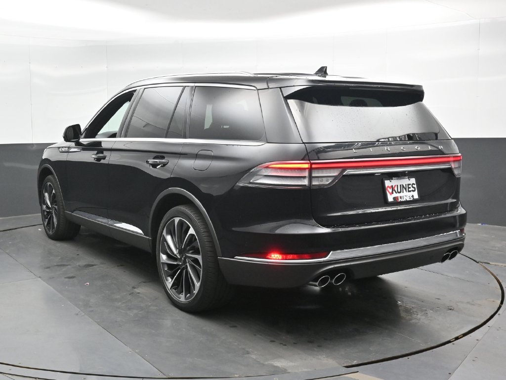 Used 2022 Lincoln Aviator Reserve w/ Equipment Group 201A AWD/4WD image 11