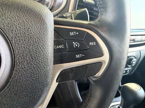 Used 2014 Jeep Cherokee Latitude w/ Comfort/Convenience Group AWD/4WD image 24