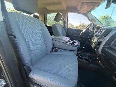 Used 2018 RAM 2500 Tradesman w/ Chrome Appearance Group AWD/4WD image 9