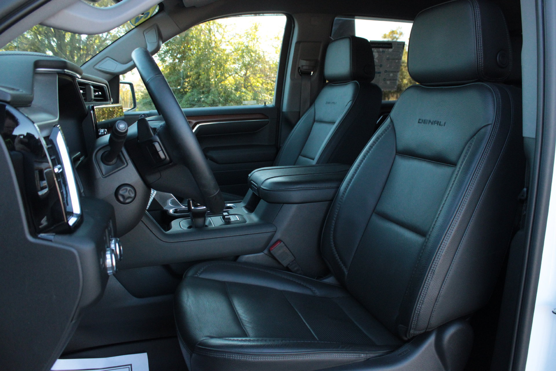 Used 2023 GMC Sierra 1500 Denali AWD/4WD image 16