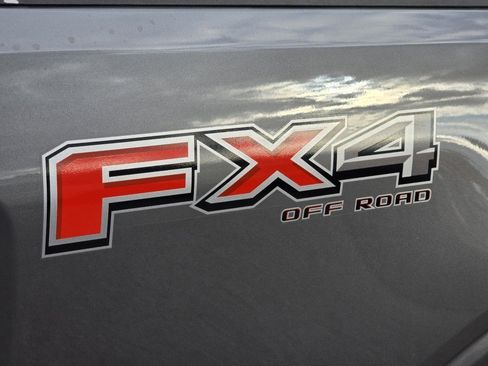 New 2025 Ford Maverick XLT w/ XLT Luxury Package image 27