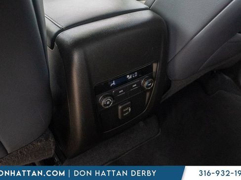 Used 2023 Buick Enclave Essence AWD/4WD image 22