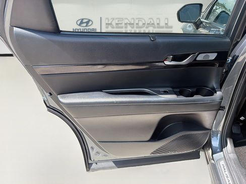Used 2021 Hyundai Palisade Limited FWD image 23
