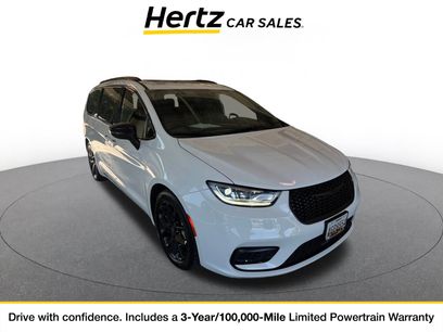 Used 2025 Chrysler Pacifica Limited