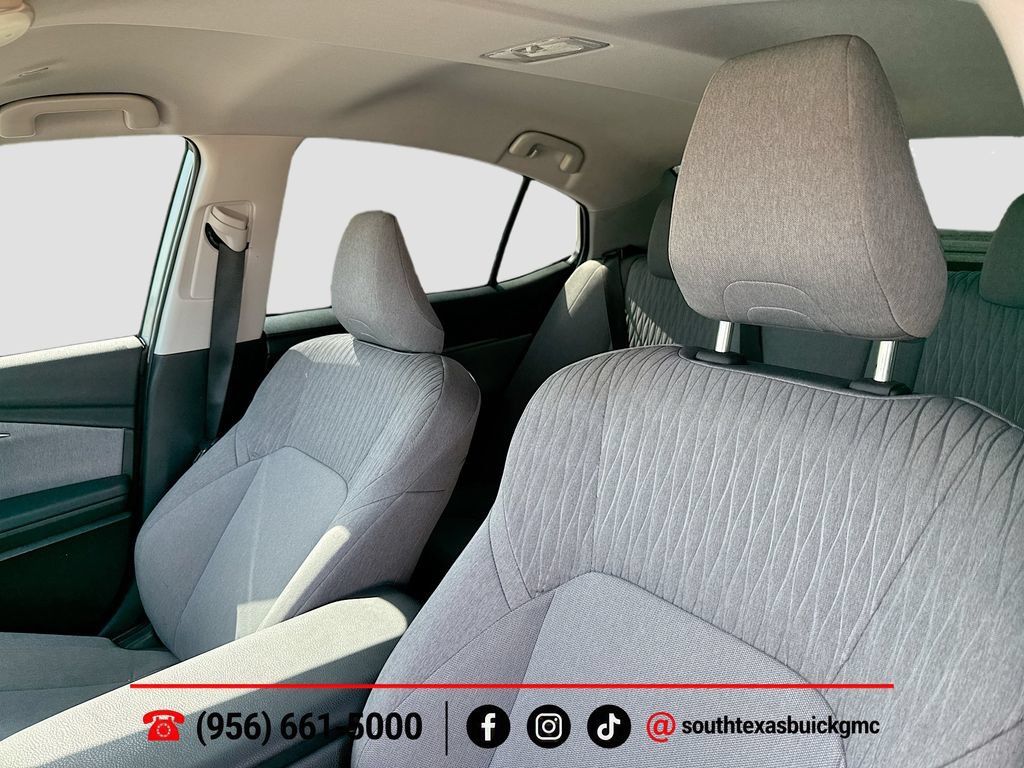 Used 2025 Toyota Camry LE w/ Convenience Package FWD image 13