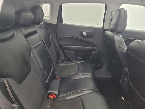Used 2018 Jeep Compass Latitude w/ Popular Equipment Group AWD/4WD image 19