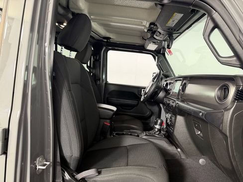 Used 2023 Jeep Wrangler Unlimited w/ Cold Weather Group image 31