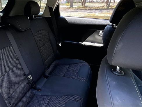 Used 2020 Kia Niro LX image 22