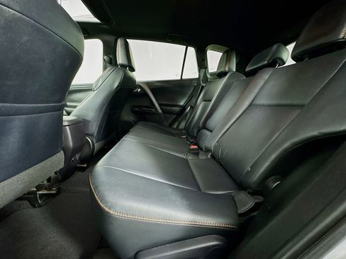 Used 2016 Toyota RAV4 SE image 30