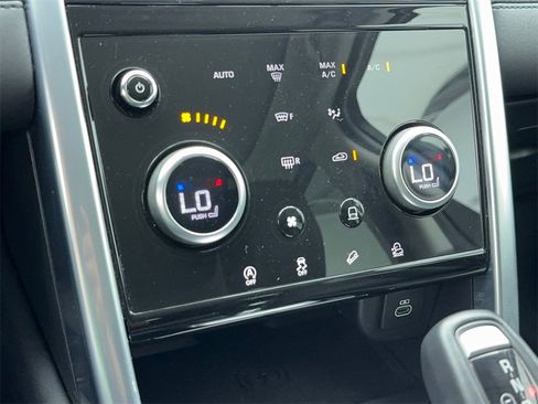 Used 2022 Land Rover Discovery Sport S image 33