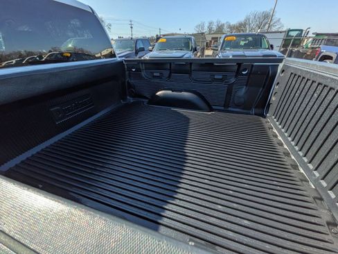 Used 2017 GMC Sierra 1500 SLE w/ SLE Value Package image 8