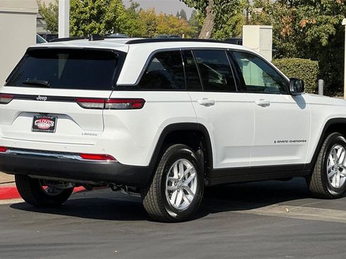 New 2025 Jeep Grand Cherokee Laredo X w/ Luxury Tech Group I image 4