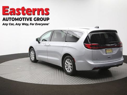 Used 2024 Chrysler Pacifica Touring-L FWD image 66