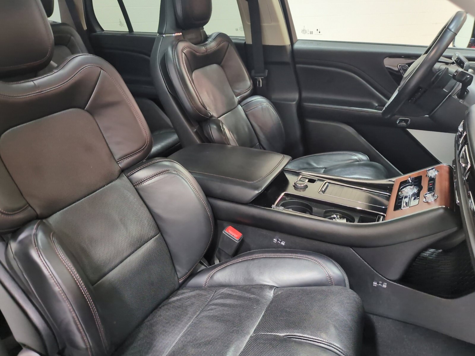 Used 2020 Lincoln Aviator Grand Touring w/ Equipment Group 301A AWD/4WD image 10