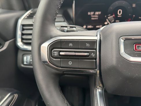 Used 2025 GMC Acadia Elevation image 26