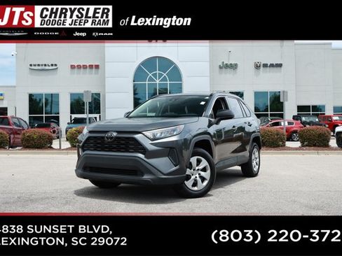 Used 2019 Toyota RAV4 LE FWD image 1