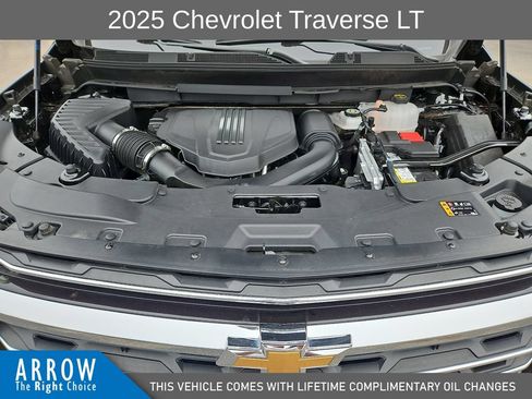 Used 2025 Chevrolet Traverse LT AWD/4WD image 15